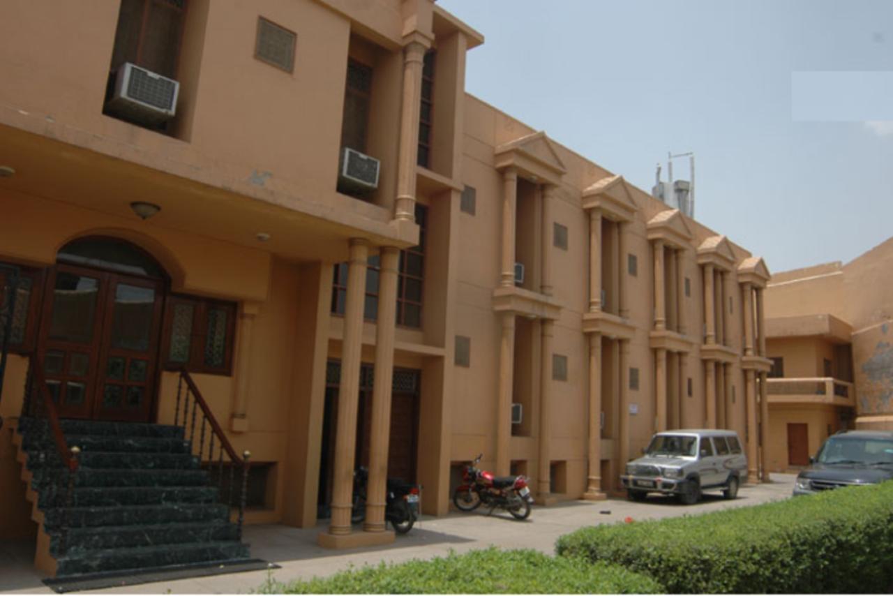 Hotel The Shubham Vrindāvan Buitenkant foto